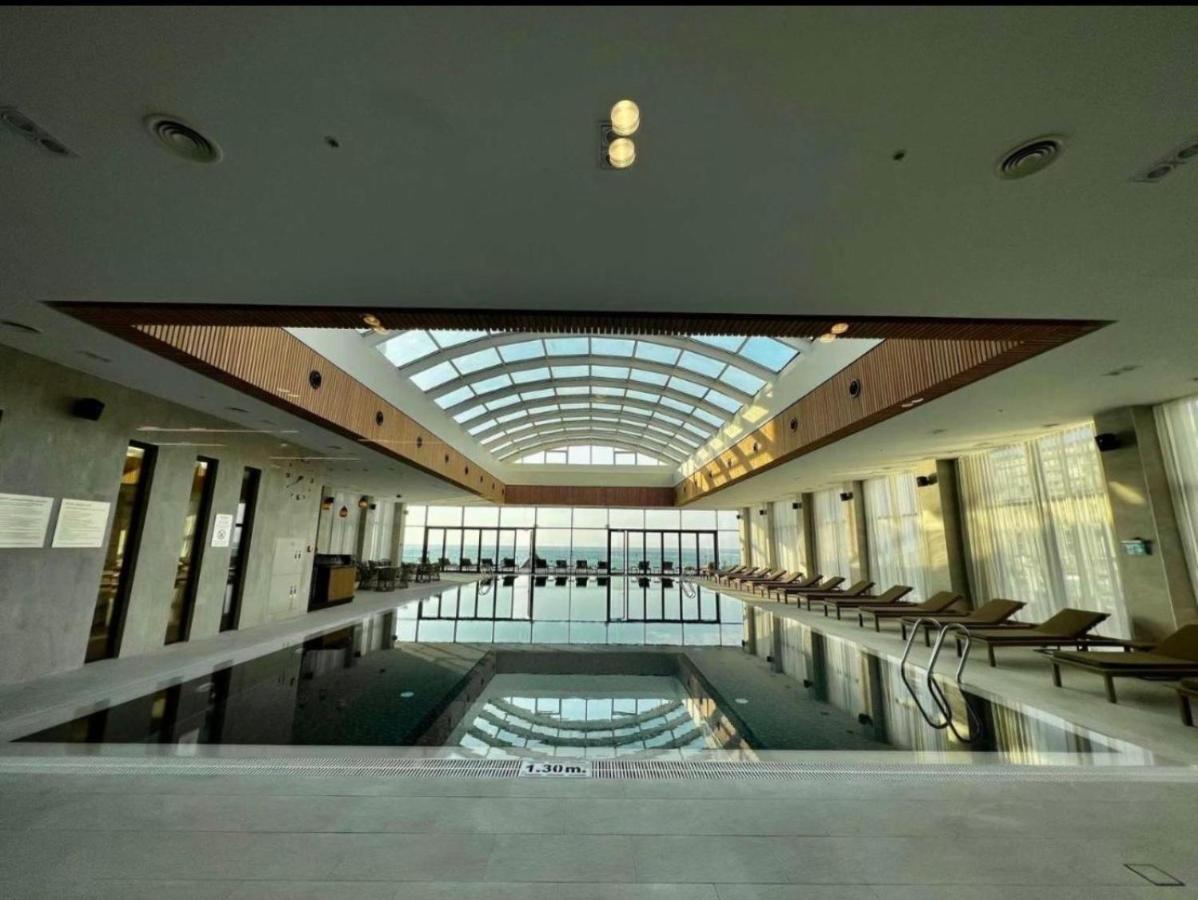 Royal Panorama Courtyard Batumi Hotel Exterior photo